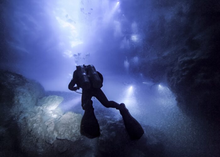 The pit diving